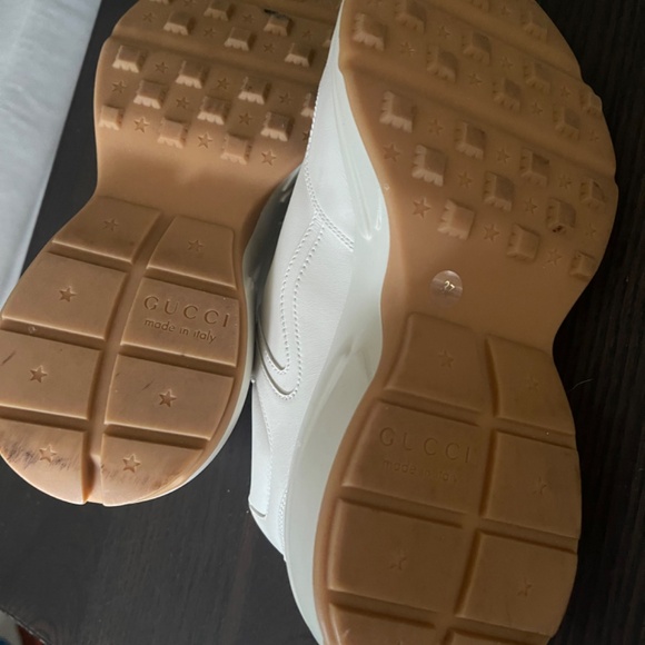 WOMEN'S GUCCI RHYTON SNEAKER size 37 - Picture 3 of 3